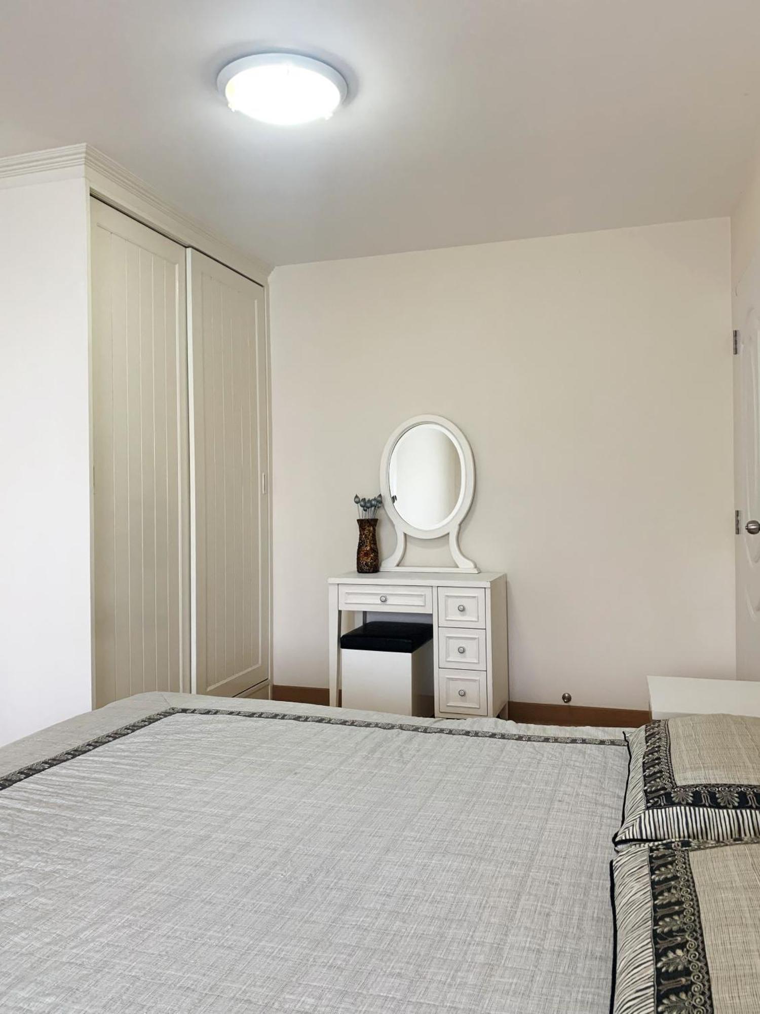 Charming Resident At Ekkamai From Studio Unit Up To 2 Bedroom Apartment Bangkok Rum bild