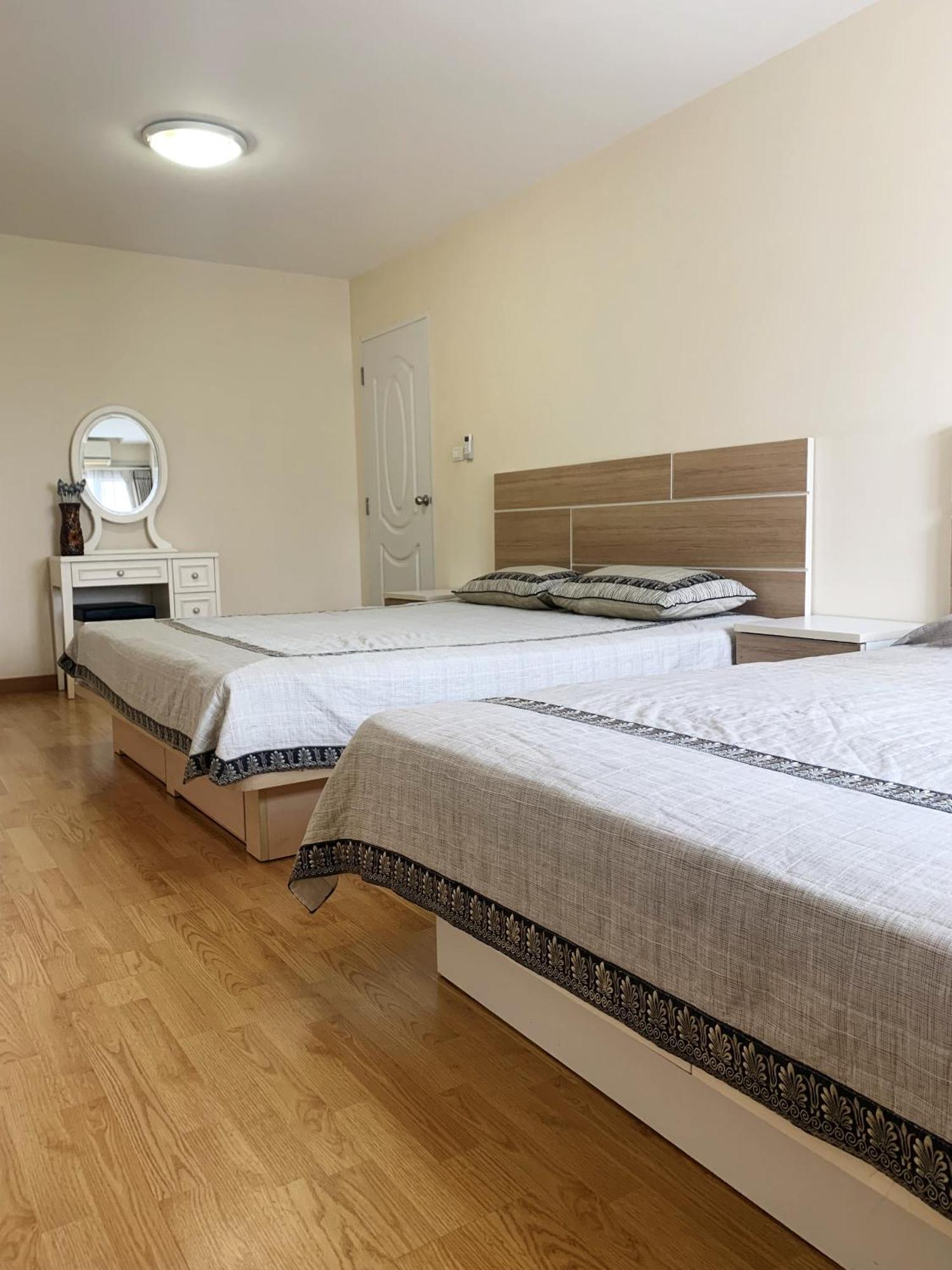 Charming Resident At Ekkamai From Studio Unit Up To 2 Bedroom Apartment Bangkok Exteriör bild